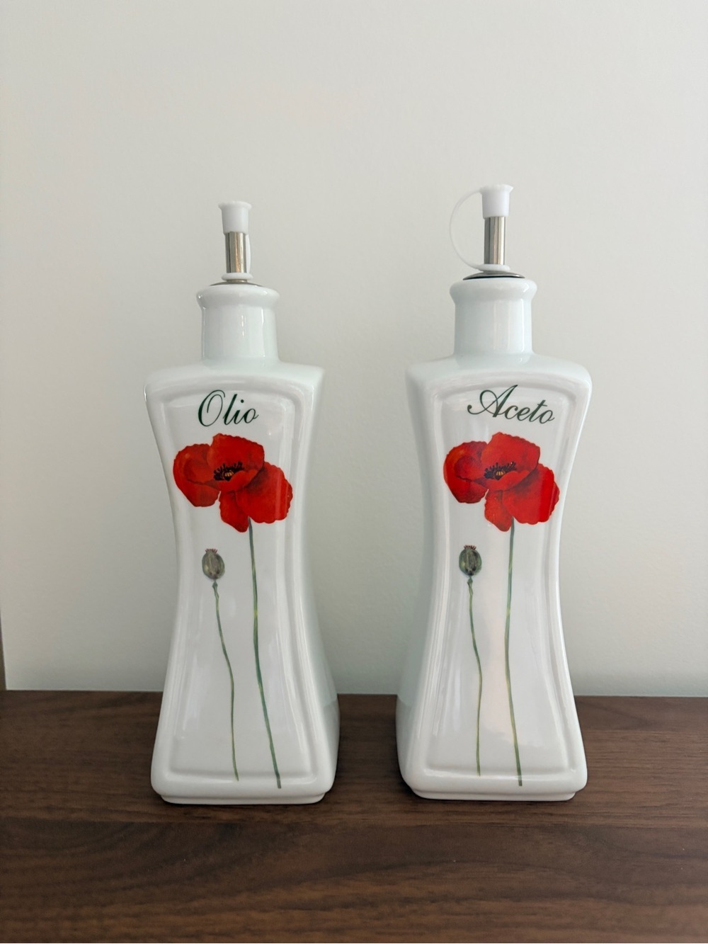 Aceto & Olio Poppy Ceramic Dispenser Set - White NEVER USED